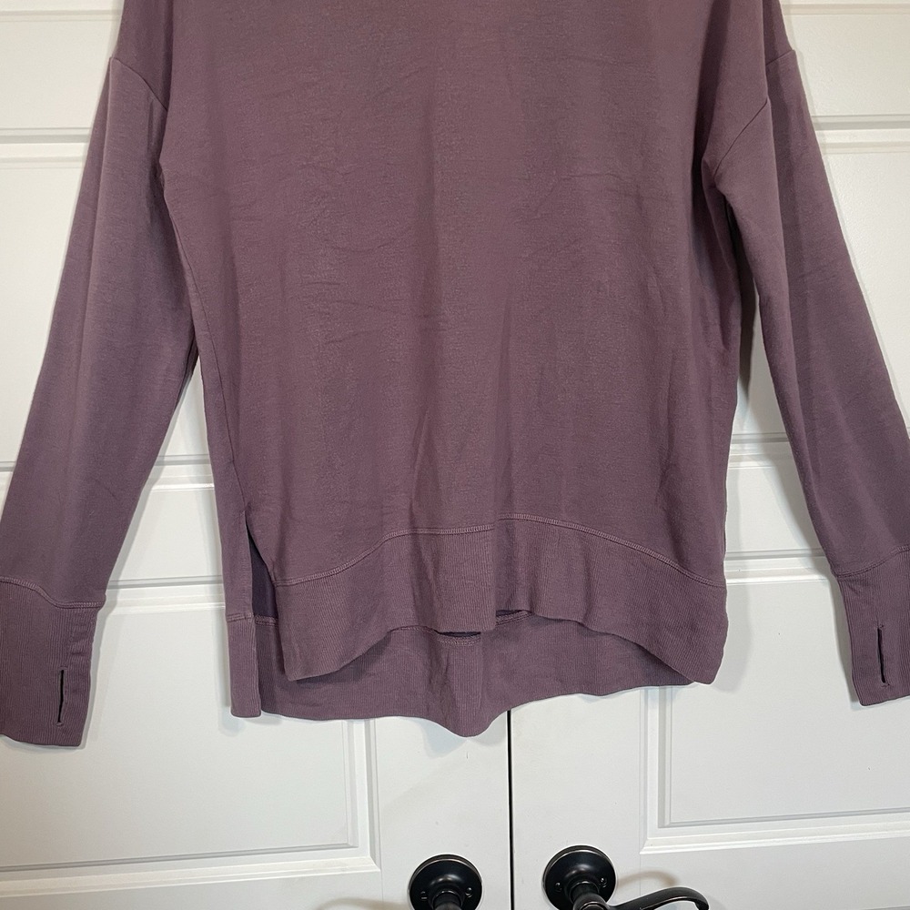 Athleta Purple Long Sleeve Top Thumb Hole Athletic Casual Pullover S - Picture 6 of 10